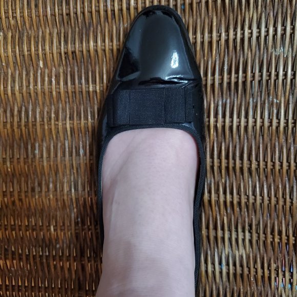 Ralph Lauren Patent Leather Bow Flats 7 - Picture 8 of 12